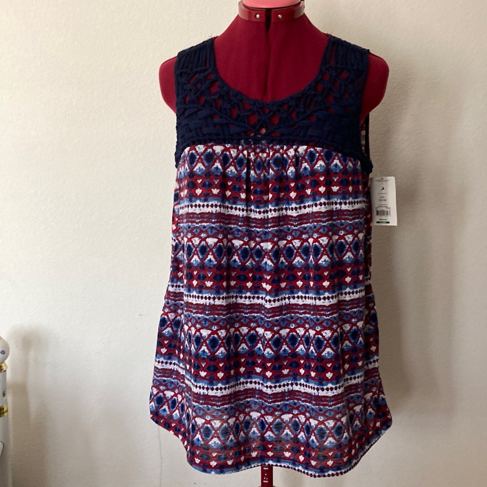 White Stag Size Large (12-14) red white & blue sleeveless blouse 100% polyester